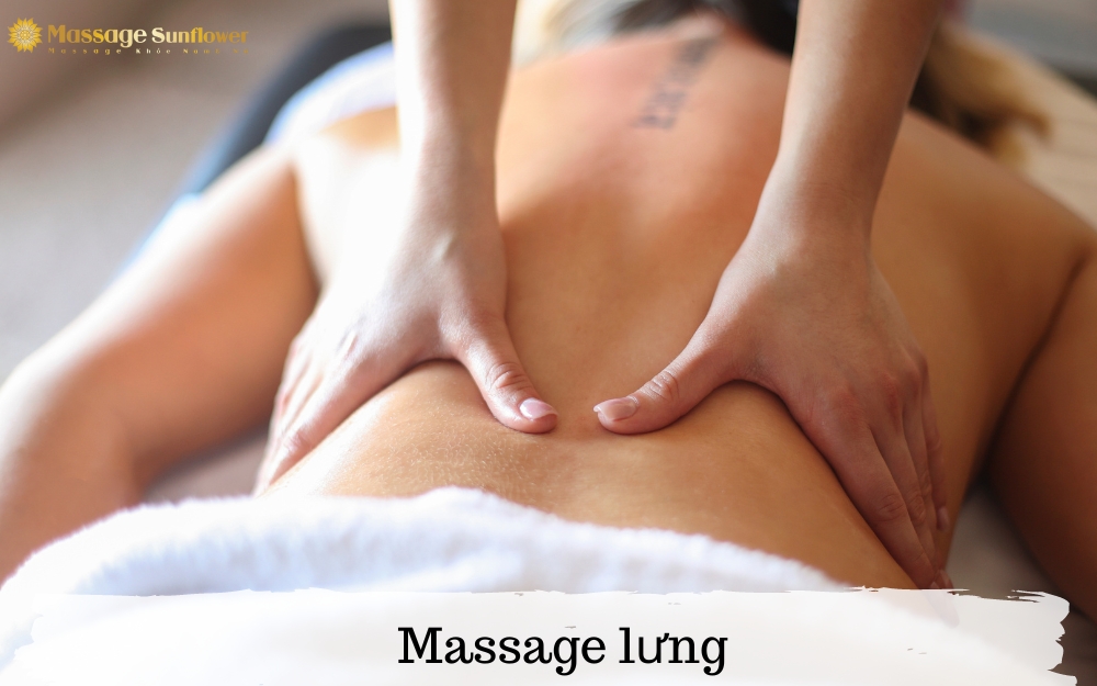 Massage ấn dọc theo sống lưng cho phụ nữ