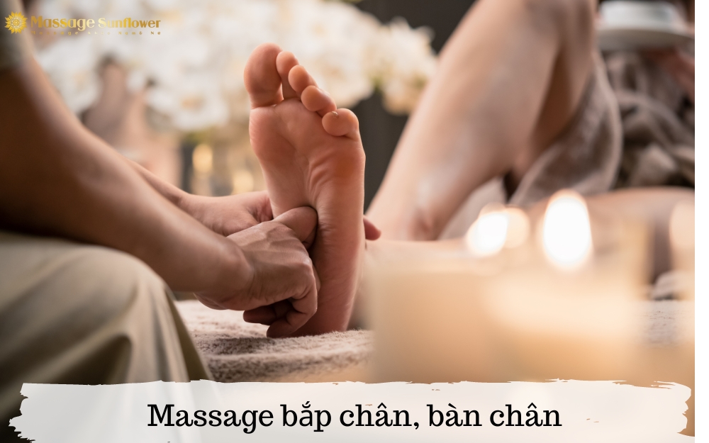 Massage bắp chân, bàn chân giảm đau nhức cho con gái