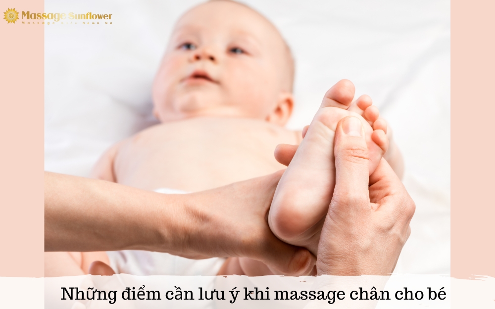 luu y khi massage chan cho be