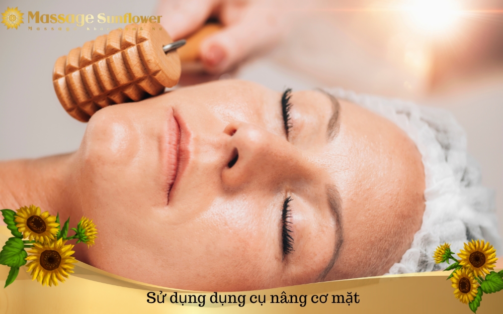 Sử dụng con lăn nâng cơ mặt