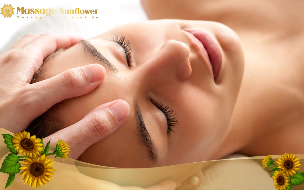 Massage vùng chữ T ( trán và mũi)