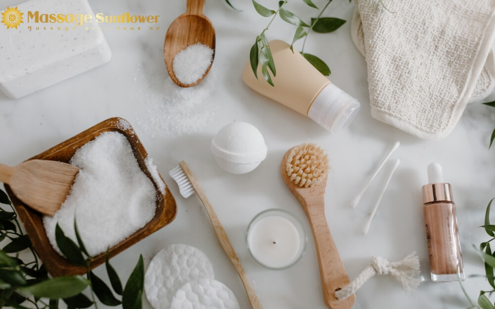 Chuẩn bị massage bụng cho bé