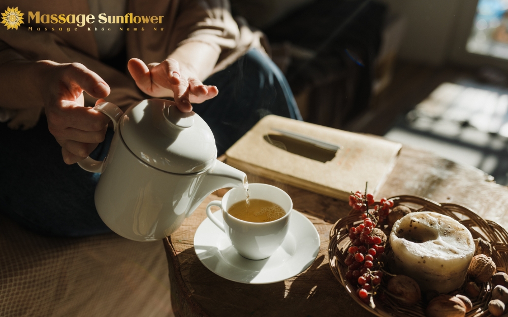 Cách pha trà làm ấm tử cung